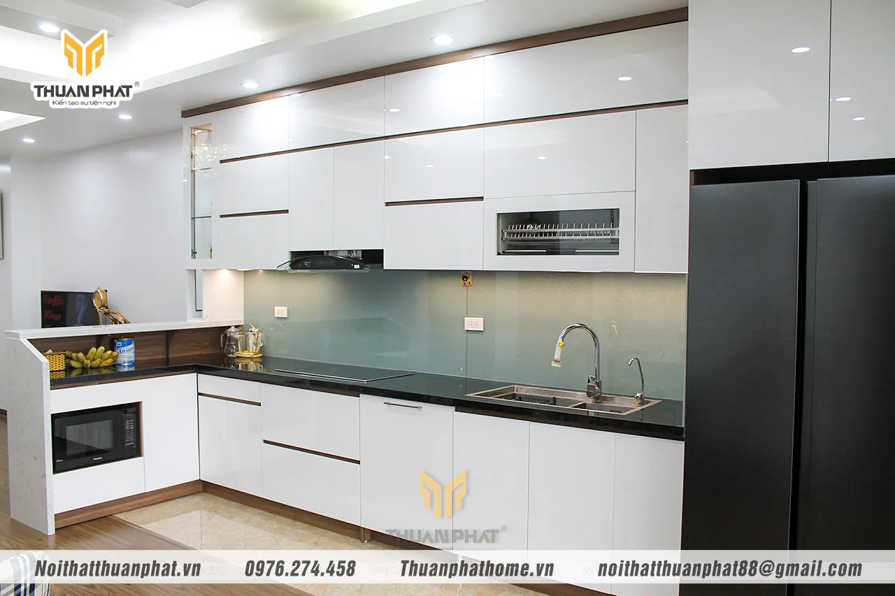 Bộ tủ bếp Acrylic trắng sứ nhà Chị Huện - Văn Khuê